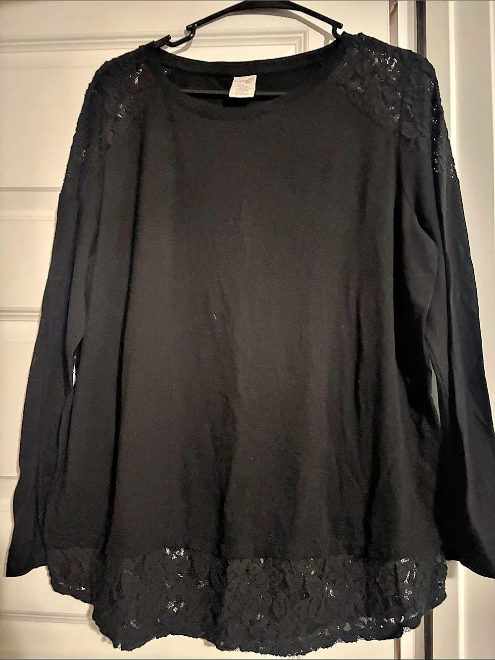 Black Lace Hem Long Sleeve Blouse Like New